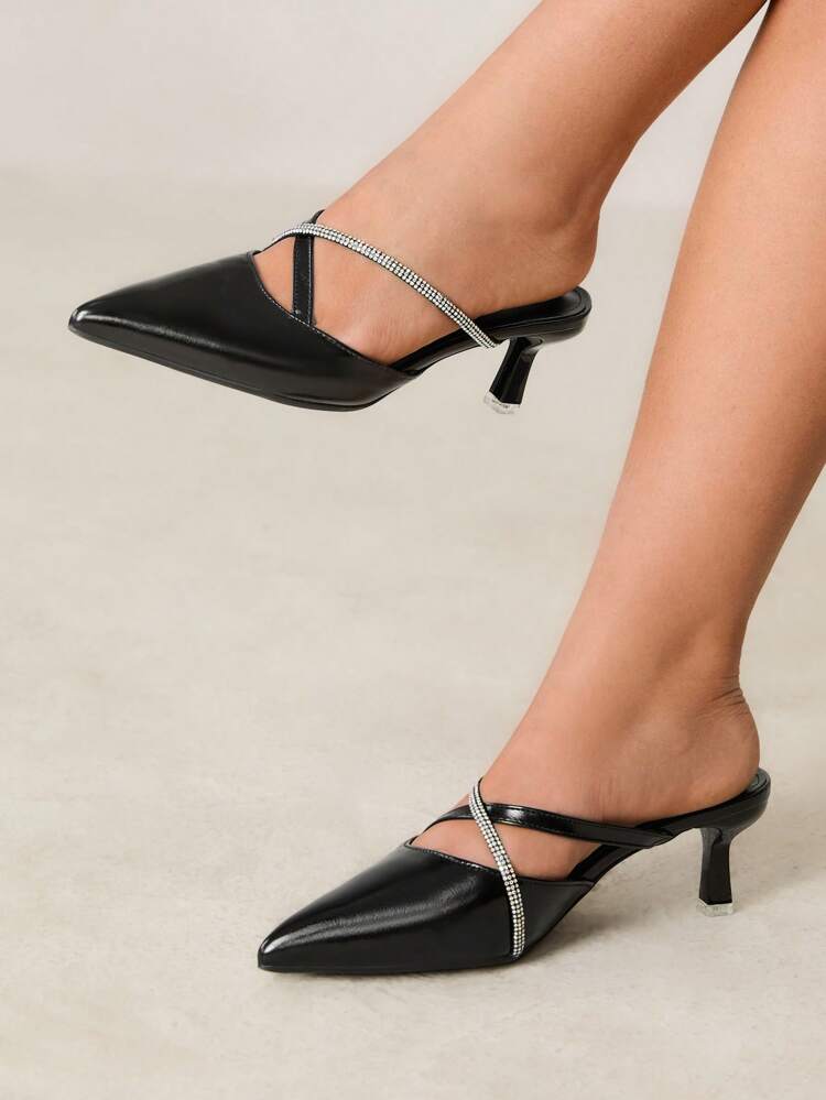 CUCCOO CURVES Plus Size Wide Fit Pointed Toe Slip-On High Heel Pumps With Ankle Strap