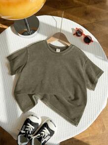 SHEIN 1 件年轻男孩休闲运动学院日韩宽松水洗柔软舒适圆领T恤适合孩子返校适合生日派对、聚会、表演、婚礼、洗礼、返校日常适合上学适合旅行适合运动适合春夏季 - 橄欖綠 - 查看 5