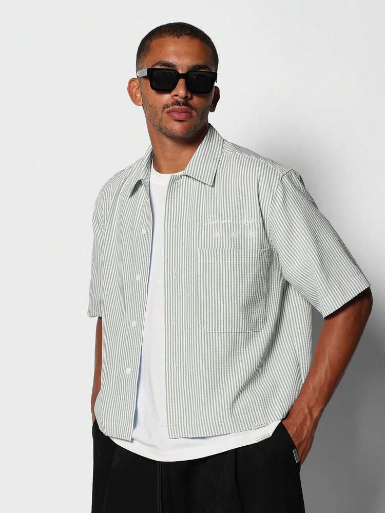 SUMWON Stilvolles gestreiftes Kurzarm-Hemd, lässig, leicht, oversized, Business-Casual-Büromode, Resort-Mode für den Sommer