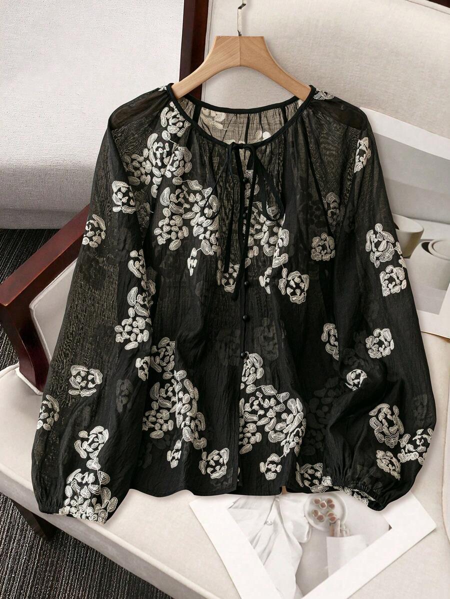 SHEIN 大码女式花卉刺绣提花长袖汉服风格上衣 - 黑色 - 查看 1