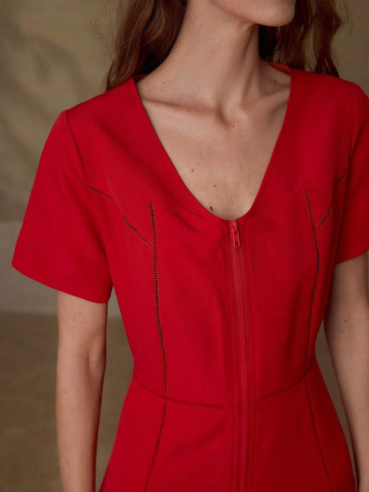 KLEID MIT V-AUSSCHNITT UND REISSVERSCHLUSS VORNE