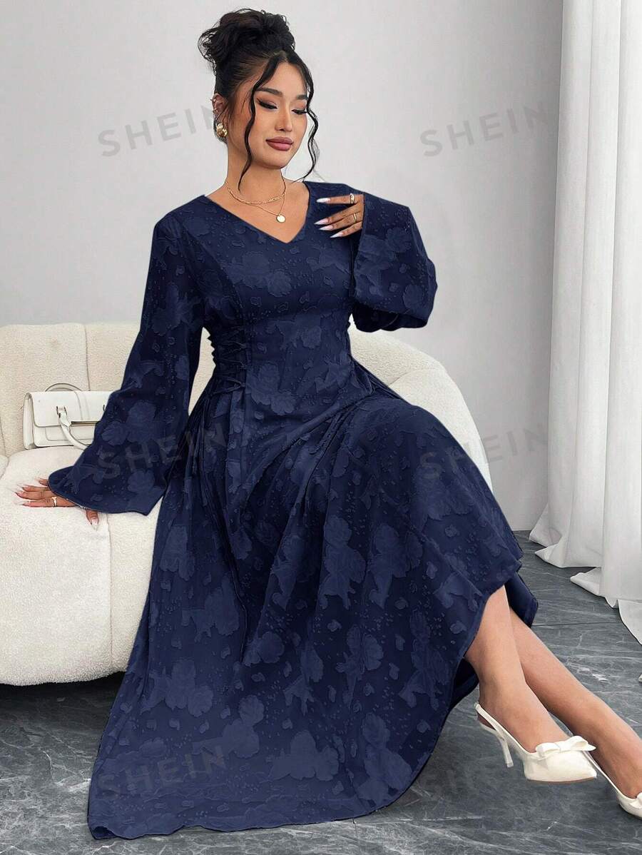 Modelyn Vestido de talla grande para mujer con escote en V y mangas acampanadas en estampado de jacquard elegante