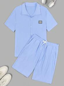 RueChic Conjunto de camisa regular y pantalón corto de verano con detalles de parches de tela especial para hombre
