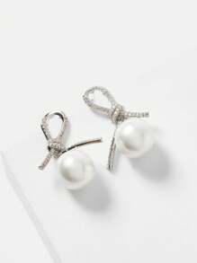 MOTF PREMIUM 法式几何丝带环绕方晶锆石仿珍珠耳环 - 銀色 - 查看 8