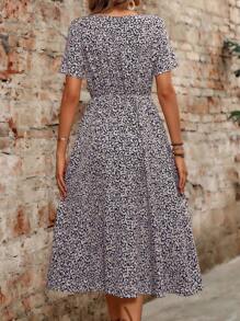 EMERY ROSE Vestido largo de mujer con cintura ceñida, diseño floral de margaritas y patrón geométrico simple