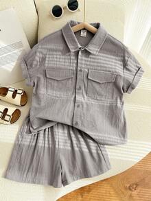 SHEIN Leap Crew 2 件套年轻男孩紫色可爱字母印花短袖上衣 + 纯色短袖衬衫 + 短裤套装，适合春夏季，适合派对 - 淺灰色 - 查看 8