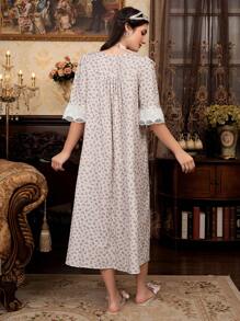 PalaceNights Vestido de noche con cuello en V, manga corta, acolchado de remiendo y bordado floral. Lencería de lujo para vacaciones