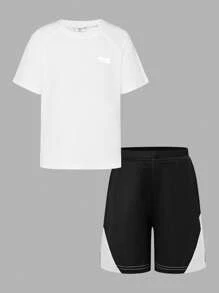 SHEIN Conjunto de 2 piezas para niños pequeños: camiseta de manga corta de unicolor y estampada, y pantalones cortos. Ropa deportiva casual adecuada para verano, exterior, escuela, cancha y campo deportivo