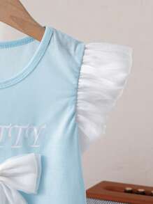 SHEIN T-shirt d'été bleu simple et polyvalent pour jeune fille avec col rond, manches courtes, imprimé anglais et décoration nœud papillon sur le devant - Bleu azur - Voir 5