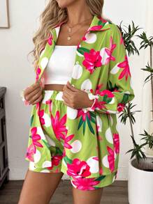 SHEIN 2 件套孕妇花卉印花衬衫和短裤套装，宽松