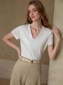 MOTF PREMIUM V NECK SHORT SLEEVE T-SHIRT - White - View 4