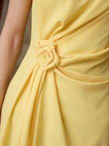 MOTF PREMIUM 编织女士褶饰立体花朵纯色连衣裙，情人节装 - 黃色 - 查看 2