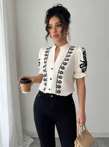 Elenzga 优雅度假风印花缺口领泡泡袖衬衫 - 彩色 - 查看 1