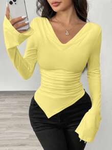 Airlisse T-shirt en maille ajusté à encolure dégagée asymétrique