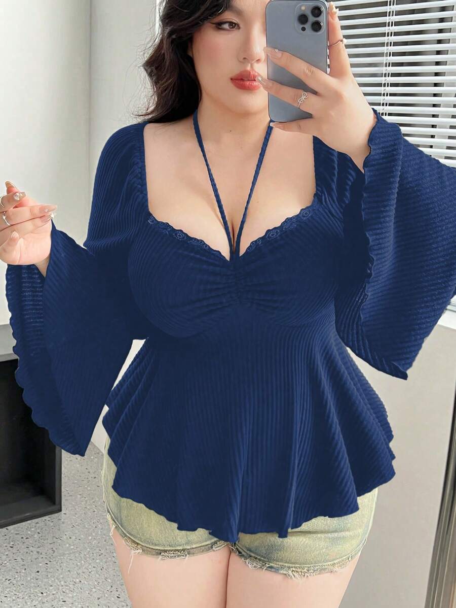 Flirla 大码纯色优雅褶皱胸围喇叭袖 T 恤