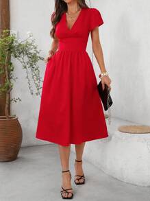 SHEIN Clasi Vestido elegante de mujer de unicolor con cuello en V, dobladillo con volantes, corte evasé hasta media pierna con bolsillos laterales - Atuendo de verano para mujer / Ropa de verano / Atuendos para conciertos / Atuendos para conciertos en el campo / Atuendos para festivales / Atuendos para Nashville / Atuendos para Ibiza / Vestido de Pascua / Atuendo de Pascua / Ropa elegante de vacaciones casual bohemia / Vestido de graduación / Vestido de graduación blanco / Vestido de fiesta / Atuendos para brunch / Vestido de boda para invitada / Ropa de iglesia para mujer / Bonitos vestidos de mujer elegantes y de clase