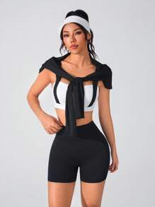 SHEIN Sports Ensemble de sport comprenant un Top à manches longues avec bretelles épaisses ajusté de blocs de couleurs et un short noir