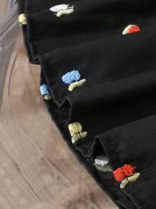 SHEIN Baby Girls Floral Embroidered Ruffle Collar Top And Elastic Waist Shorts 2 Pieces Outfit Set - Black - View 6