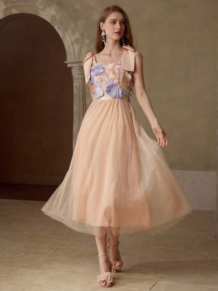 FLORAL EMBROIDERY FLOWY DRESS
