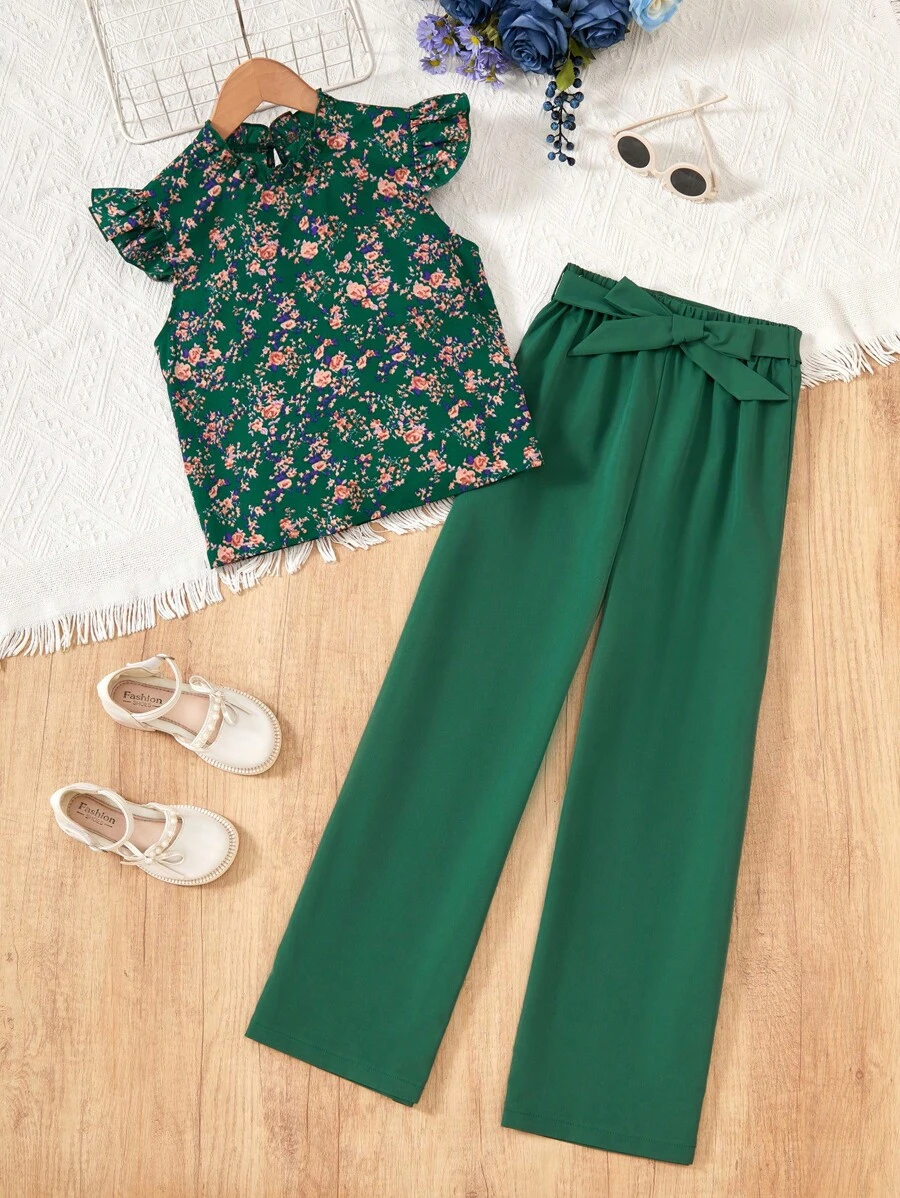 SHEIN 2 件套 Tween 女童花卉印花荷叶边下摆上衣和系带绿色裤子套装
