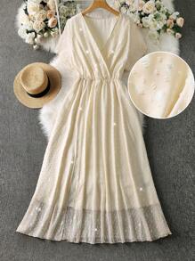 SHEIN LUNE Plus Size Elegant Foil Cut-Out Cross Neck Cinched Waist Flared Maxi Dress For Party Wear