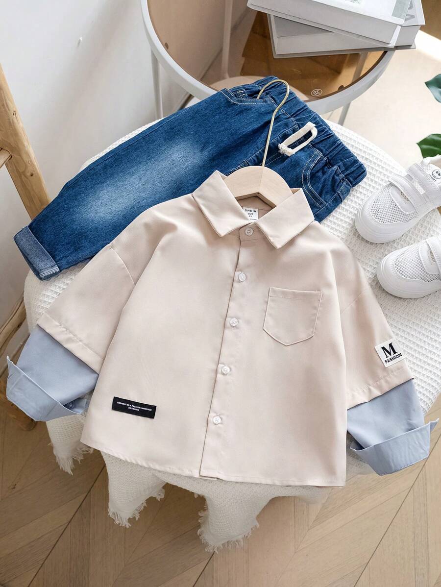 SHEIN Chemise décontractée 2 en 1 à manches longues pour jeunes garçons, col simple et ample, manches avec étiquette raffinée. Tenue décontractée pour sorties quotidiennes, fêtes, vacances et école. Ensemble de chemises simples pour garçons adolescents - Kaki - Voir 1