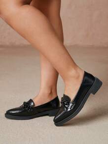 CUCCOO CURVES Zapatos planos de mujer con plataforma ancha, suela gruesa, puntera afilada, color negro sólido, escote pronunciado, estilo apto para las cuatro estaciones, con remaches y lazo, en estilo inglés