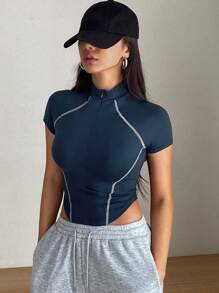 DAZY 女式撞色条纹装饰半襟立领休闲街头风格运动短袖修身T恤上衣、女式短款上衣、返校服 - 藏蓝色 - 查看 4