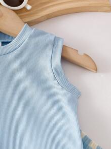 SHEIN Vintaside Kids 女婴夏季蓝色纹理无袖上衣和蓝色格子短裤套装，饰有蓝色蝴蝶结，休闲户外穿着必备 - 藍色 - 查看 6