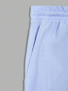 RueChic Conjunto de camisa regular y pantalón corto de verano con detalles de parches de tela especial para hombre