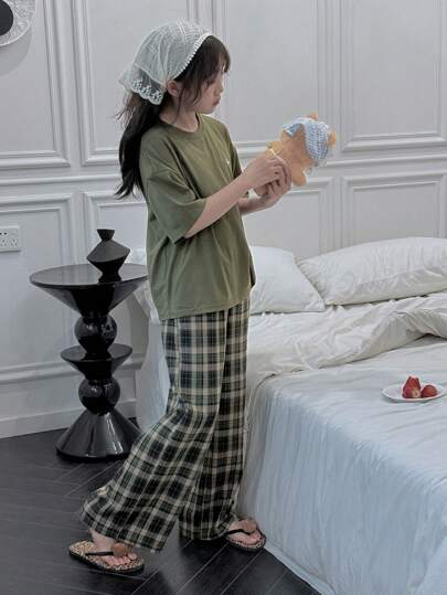 Dazy Kids 青少年女孩图案 T 恤和格子裤休闲家居套装