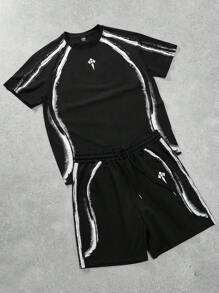 PAVTROS Manfinity Streetrush 2 Stücke Herren-Set aus kurzärmeligem T-Shirt und Shorts mit Rundhalsausschnitt, bedruckte einfarbige Shorts mit elastischem Kordelzug in der Taille für Herren, modisches, bedrucktes Kreuzstreifen-Muster mit Farbverlauf und Kontrast, schwarzes Set aus kurzärmeligem T-Shirt und Shorts, T-Shirt-Set mit einfachem Streifen-Grafik, modisches Set aus T-Shirt und Shorts, Alltags-Freizeitkleidung für alle Jahreszeiten, lässige Kleidung für den Arbeitsweg, Alltags-Freizeitkleidung für den Arbeitsweg, Geschenk für den Freund.