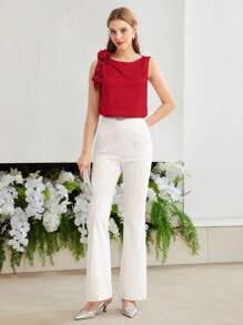 MOTF PREMIUM STEREO FLORAL SLEEVELESS BLOUSE