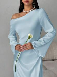 Aloruh 情人节优雅粉色纯色肩部褶皱喇叭袖超长修身美人鱼裙 - 淺藍色 - 查看 3