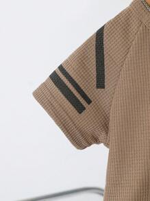 SHEIN Tenue complète pour bébé garçon, t-shirt à manches raglan avec imprimé simple et short, adapté pour l'été, idéal pour