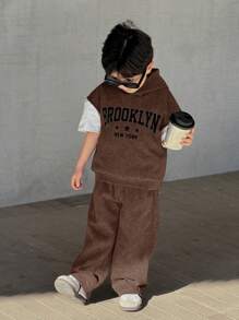 SHEIN Leap Crew 2pcs Young Boys Casual Street Style Set, Korean Fashion Snowflake Graphic Hoodie Sweatshirt & Solid Color Elastic Waist Sweatpants, Suitable For Back To School, Birthday, Baby Shower, Holiday Party, All Seasons - Brown - View 6