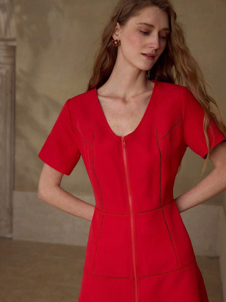 KLEID MIT V-AUSSCHNITT UND REISSVERSCHLUSS VORNE