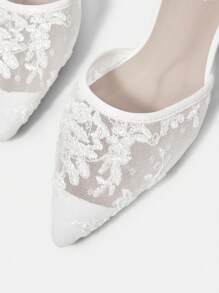 CUCCOO HITCHD 女士白色蕾丝和网眼平底鞋，低跟舒适优雅婚礼派对镂空乐福鞋 - 白色 - 查看 9