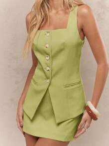 MISSGUIDED 亮绿色两件套纽扣前襟马甲迷你裙套装，适合夏季春季度假、派对、晚宴等场合，不对称设计，现代时尚风格。 - 橄欖綠 - 查看 3