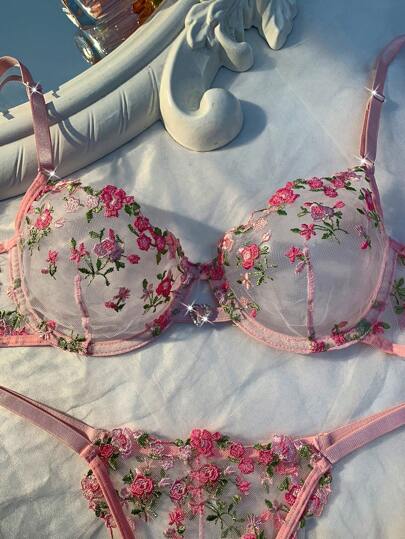 Heart Shaped Rhinestone ative Geborduurde Verleidelijke Lingerie Set view 4