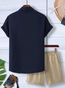 Manfinity RSRT Conjunto casual de talla grande para hombre con camisa de manga corta y pantalones cortos con estampado de palmeras, conjunto cómodo