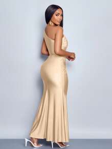 SOLERSUN 女士纯色镂空不对称领口金属装饰紧身连衣裙长款女装 - 卡其色 - 查看 2