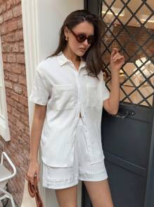 RueChic 蕾絲細節修飾口袋短袖襯衫和彈性腰短褲套裝