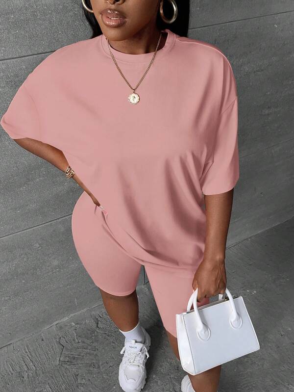 Slaydiva Set casual pentru femei - tricou și pantaloni scurți cu mânecă pe umeri