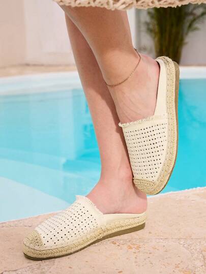 Styleloop Giày lười đế bằng đính đá giả kim cương Cuccoo dành cho nữ