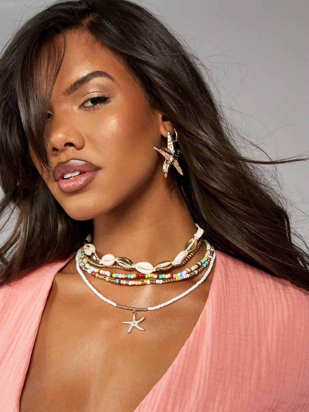 MISSGUIDED ビーズタカラガイの貝殻とヒトデのペンダントの重ね付け