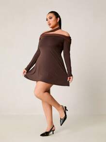 CUCCOO CURVES 加大宽度方头高跟鞋，优雅黑色缎面后带凉鞋，适合所有季节