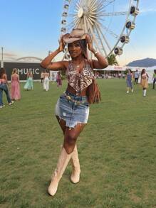 Slaydiva Falda corta asimétrica de mezclilla con bolsillo y detalle deshilachado para mujeres