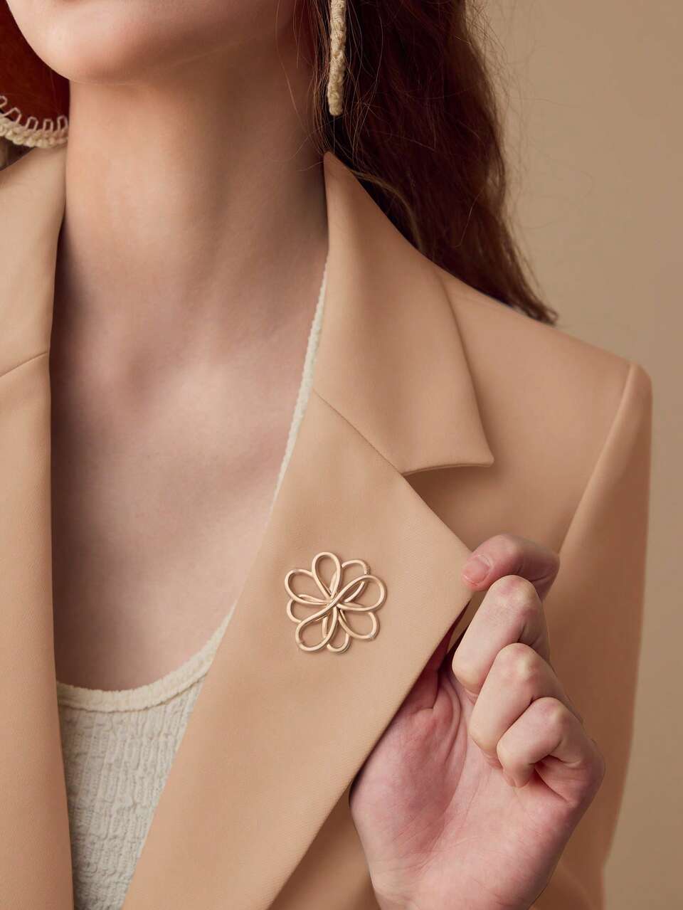 METAL FLORAL DECOR STRUCTURED BLAZER