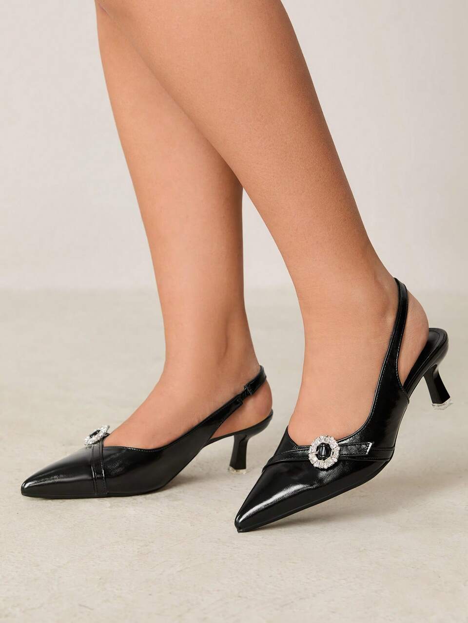 CUCCOO CURVES Plus Size Wide-Width High Heel Pointed Toe Buckle Slingback Pumps